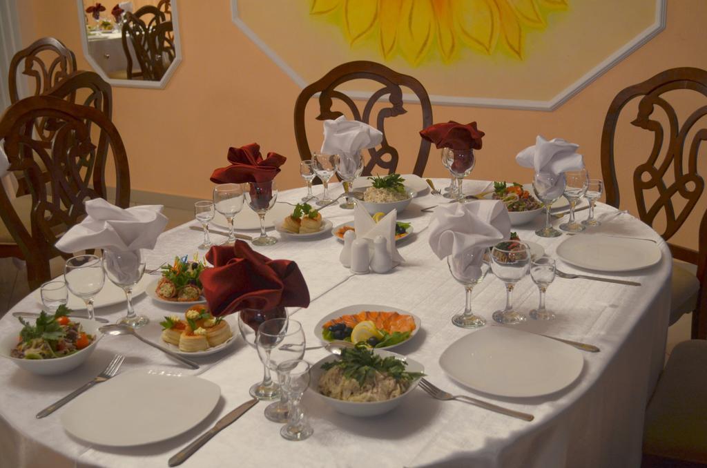 Ust-Kamenogorsk Hotel Zewnętrze zdjęcie
