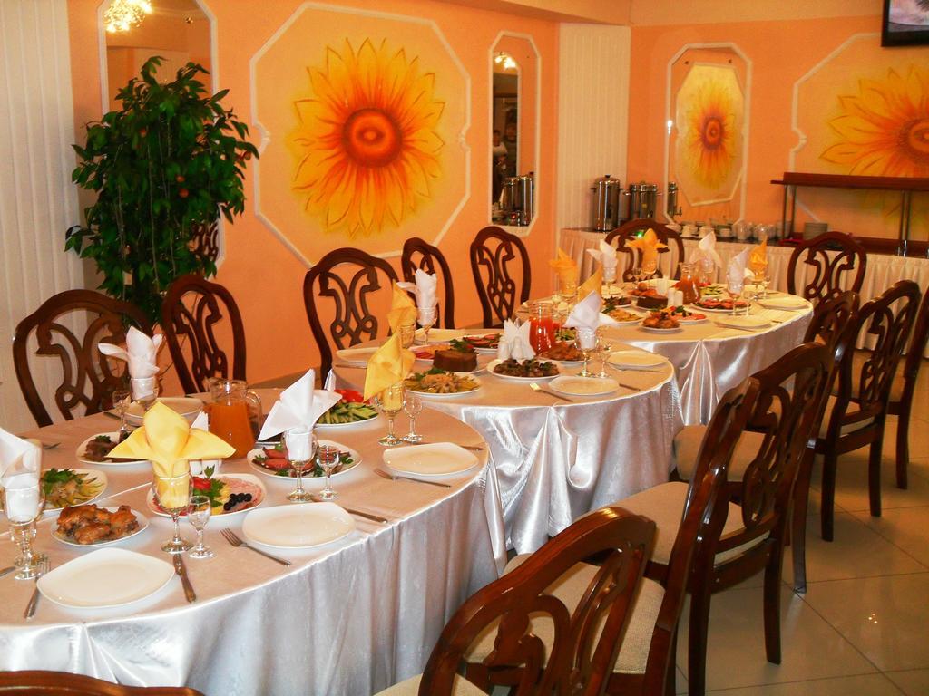 Ust-Kamenogorsk Hotel Zewnętrze zdjęcie