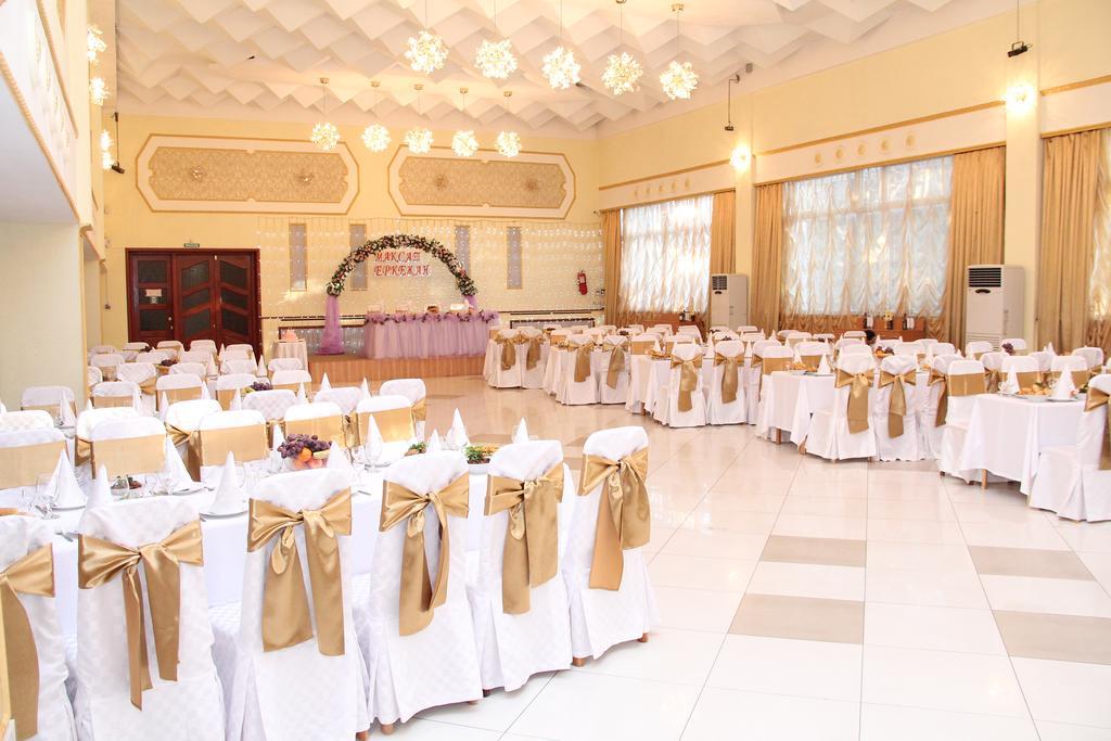 Ust-Kamenogorsk Hotel Zewnętrze zdjęcie