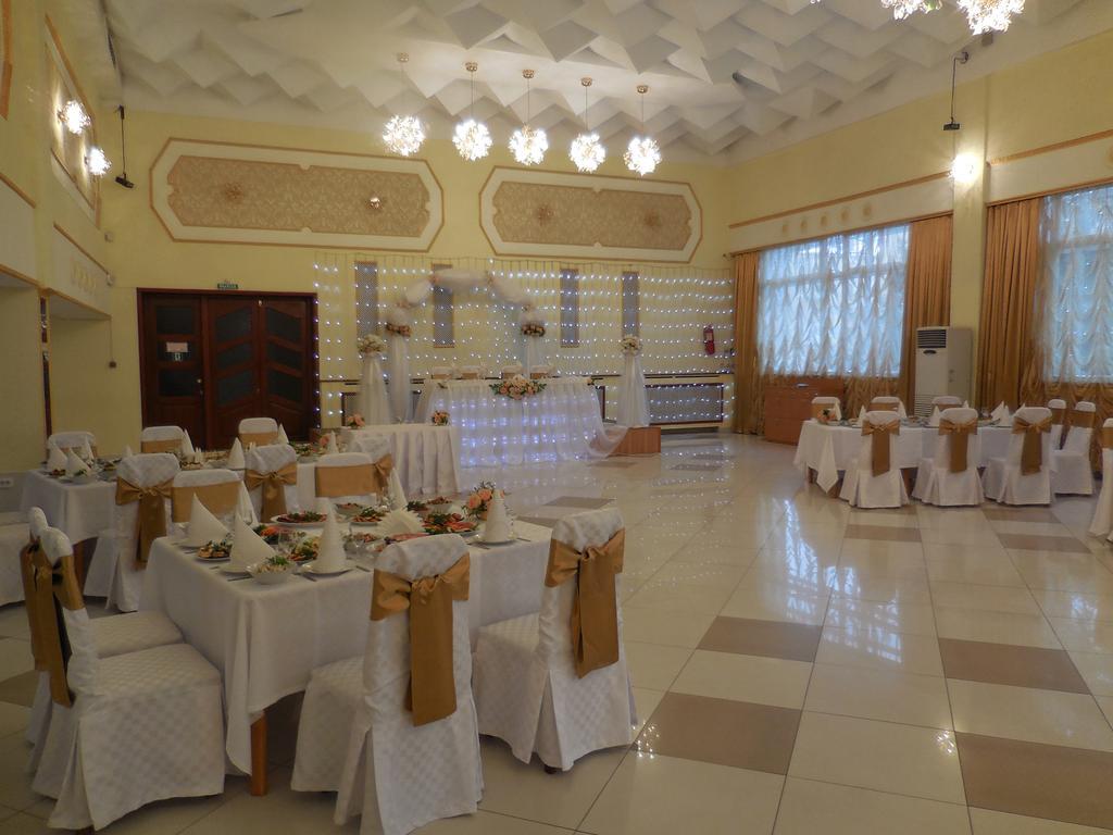 Ust-Kamenogorsk Hotel Zewnętrze zdjęcie
