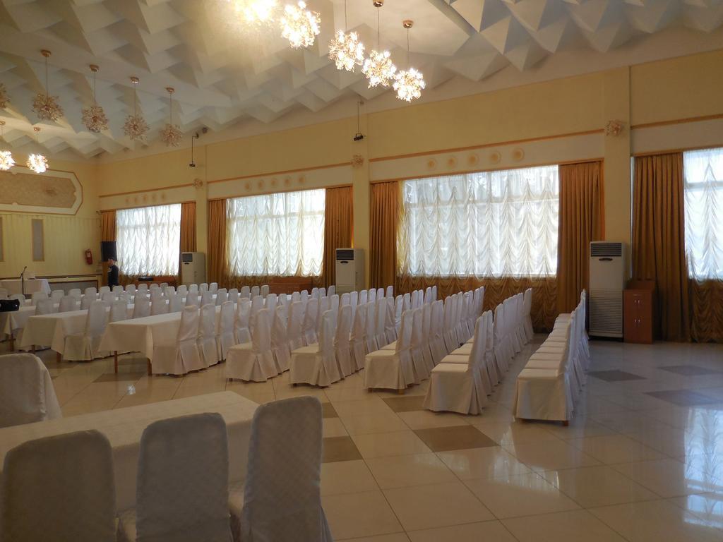 Ust-Kamenogorsk Hotel Zewnętrze zdjęcie