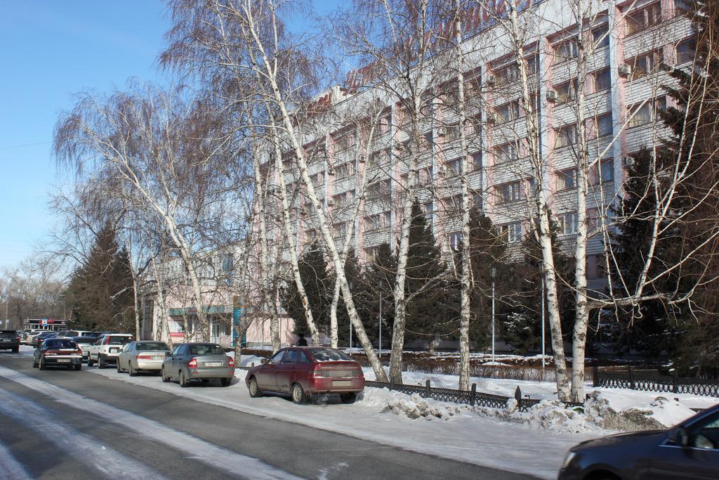 Ust-Kamenogorsk Hotel Zewnętrze zdjęcie