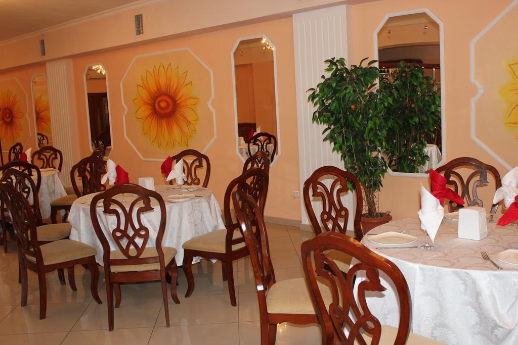 Ust-Kamenogorsk Hotel Zewnętrze zdjęcie