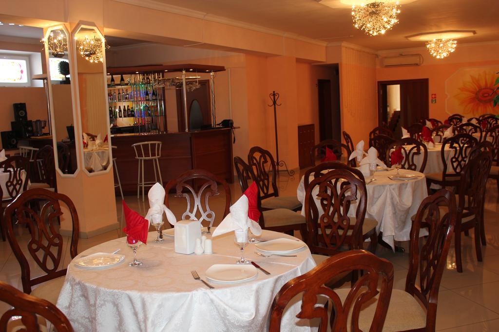 Ust-Kamenogorsk Hotel Zewnętrze zdjęcie