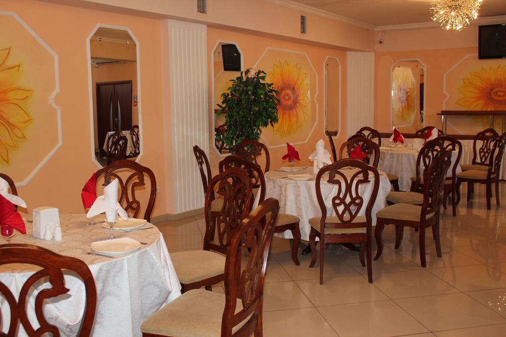Ust-Kamenogorsk Hotel Zewnętrze zdjęcie