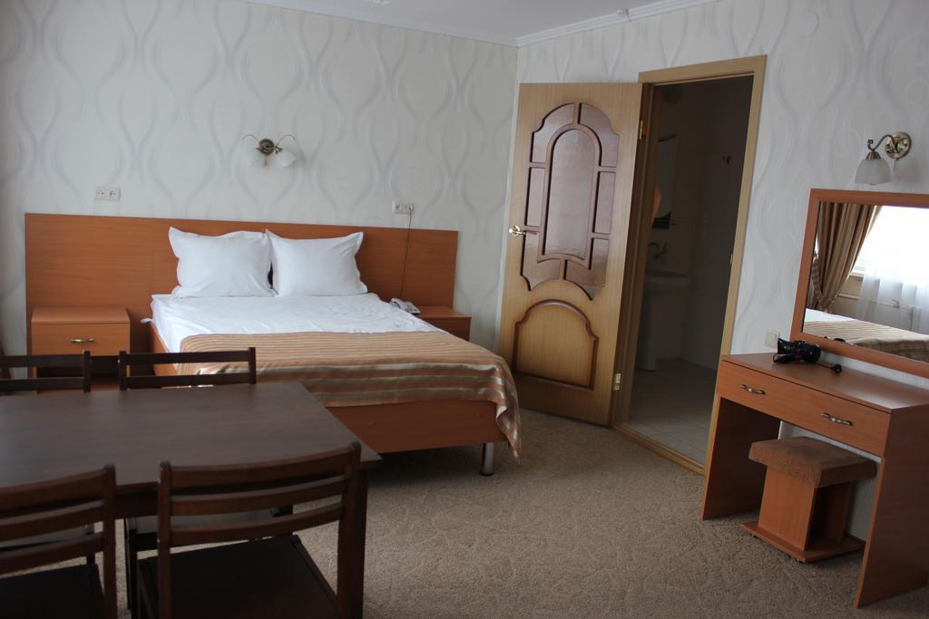 Ust-Kamenogorsk Hotel Zewnętrze zdjęcie