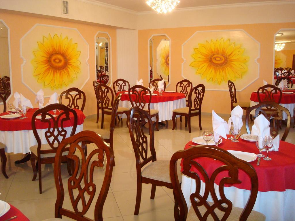 Ust-Kamenogorsk Hotel Zewnętrze zdjęcie