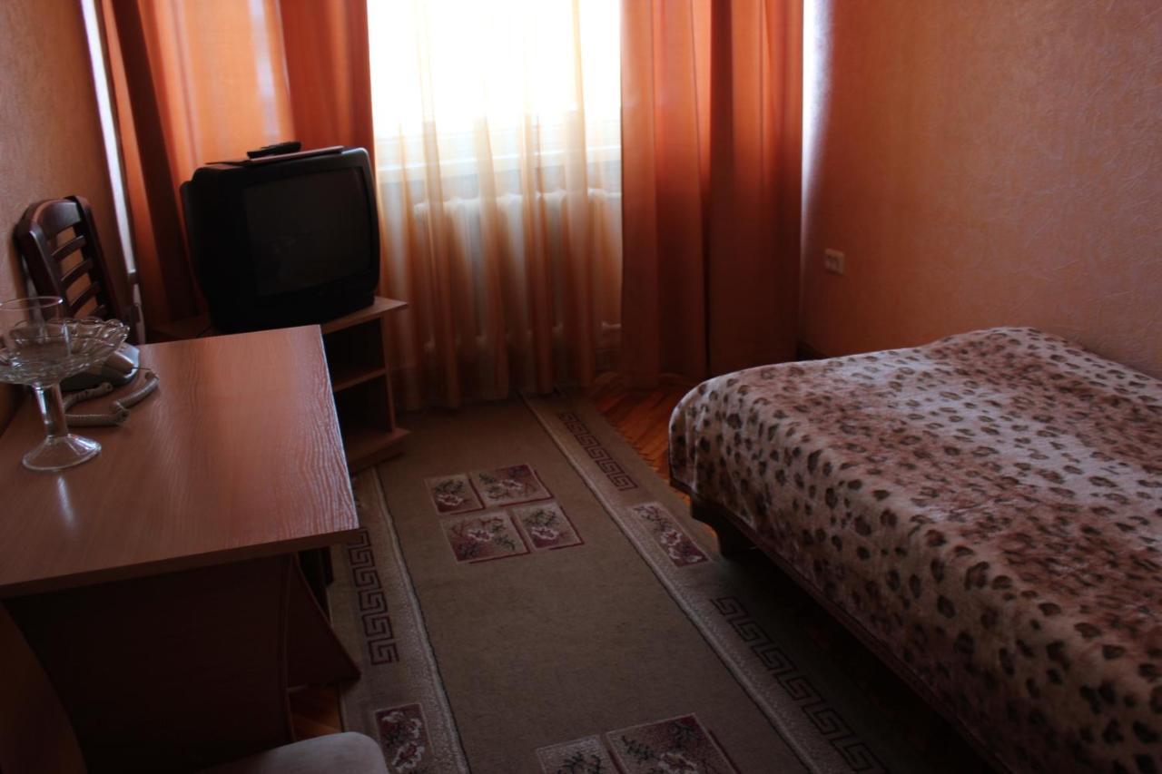Ust-Kamenogorsk Hotel Zewnętrze zdjęcie